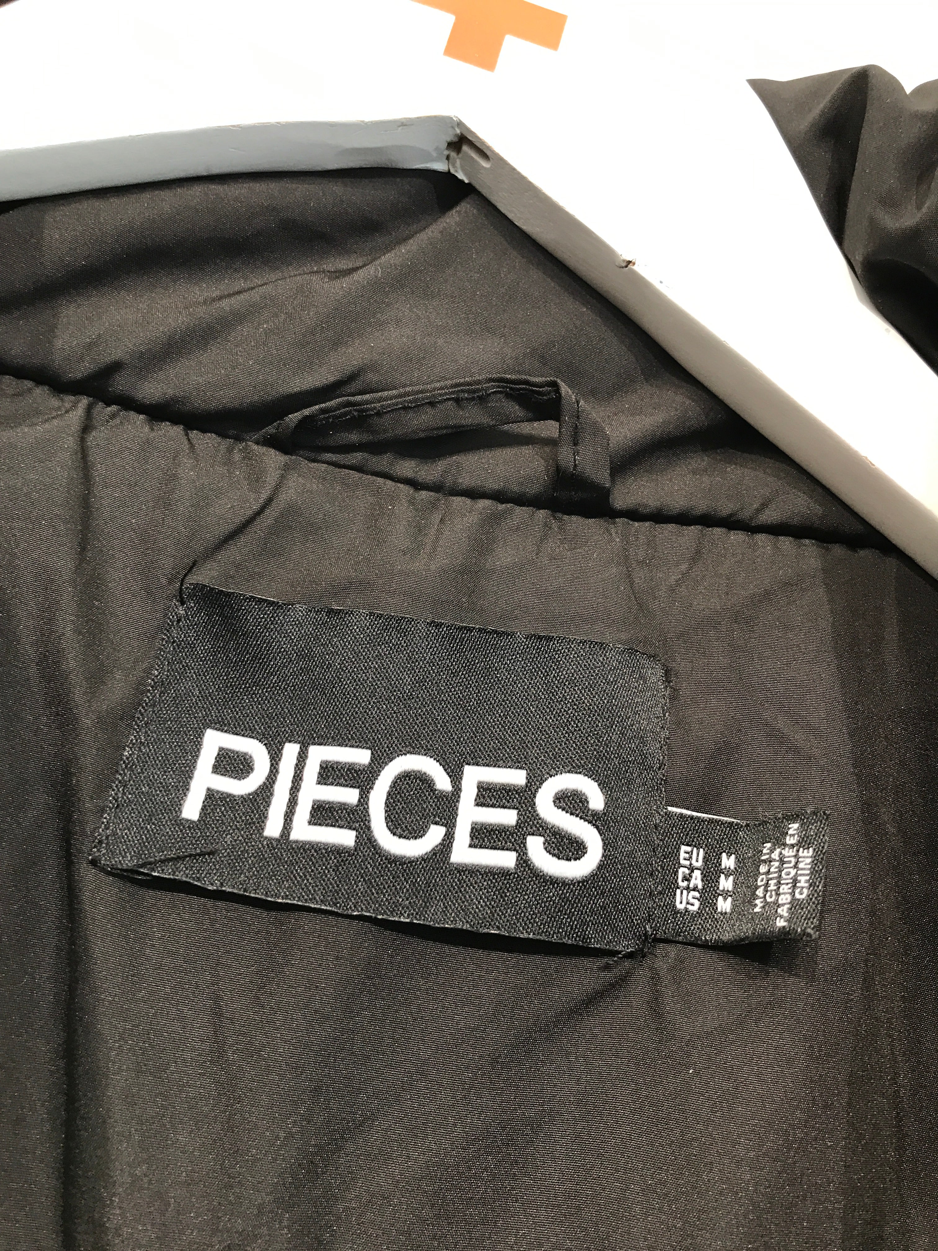 Pieces Vest